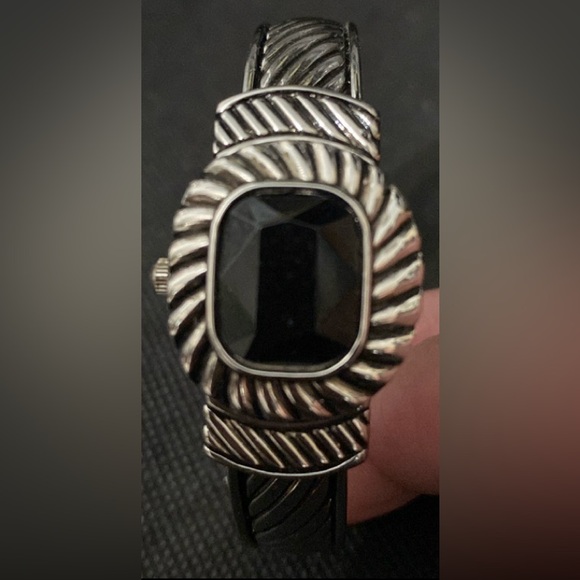 Vintage Ladies Bugle Boy Black & Silver tone Quartz Watch bangle bracelet - Picture 2 of 9